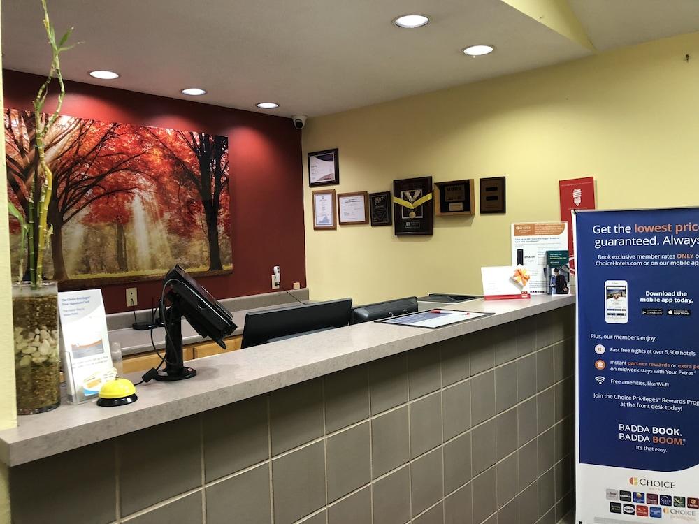 Econo Lodge Marion I-81 Buitenkant foto
