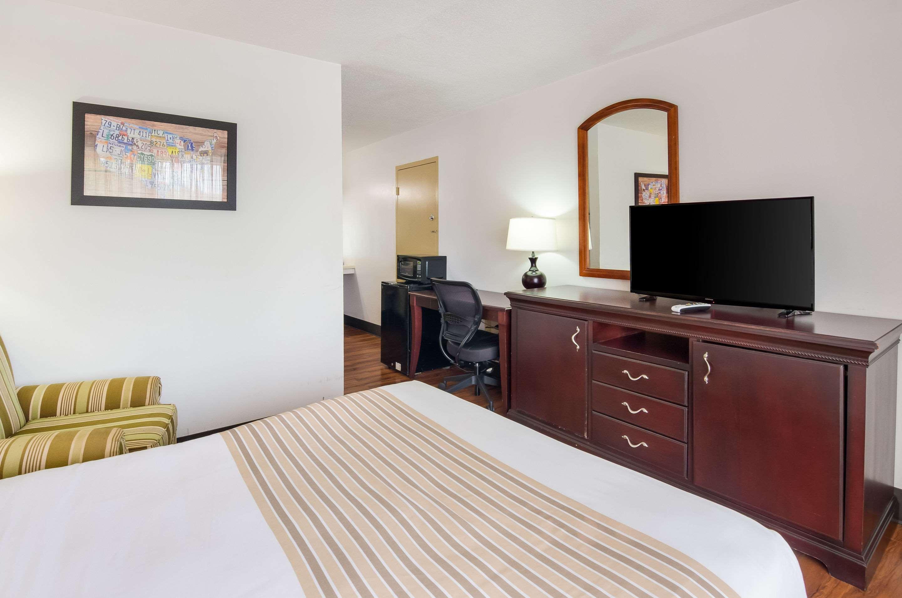 Econo Lodge Marion I-81 Buitenkant foto