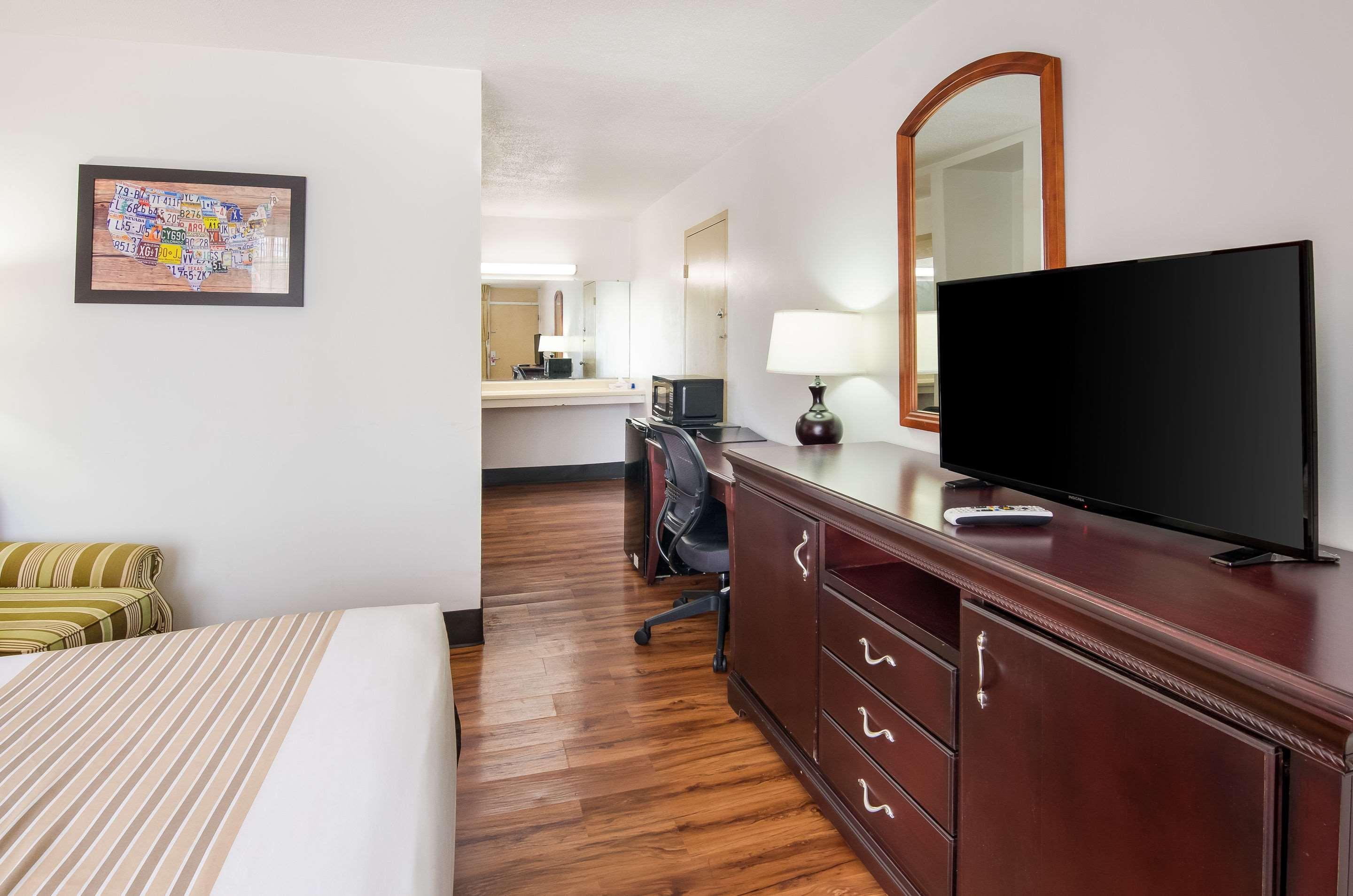 Econo Lodge Marion I-81 Buitenkant foto