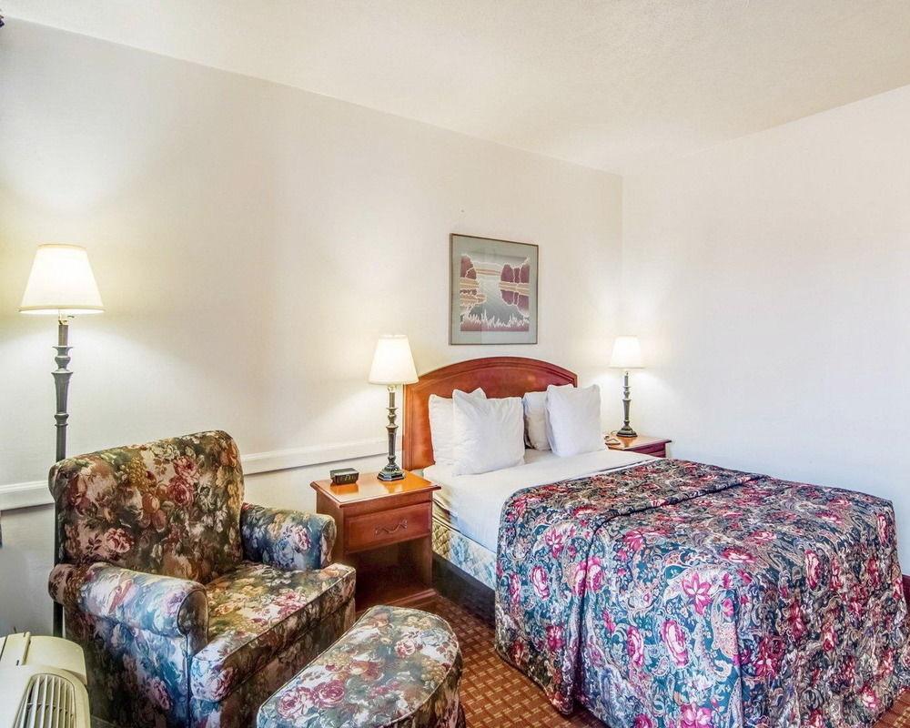 Econo Lodge Marion I-81 Buitenkant foto