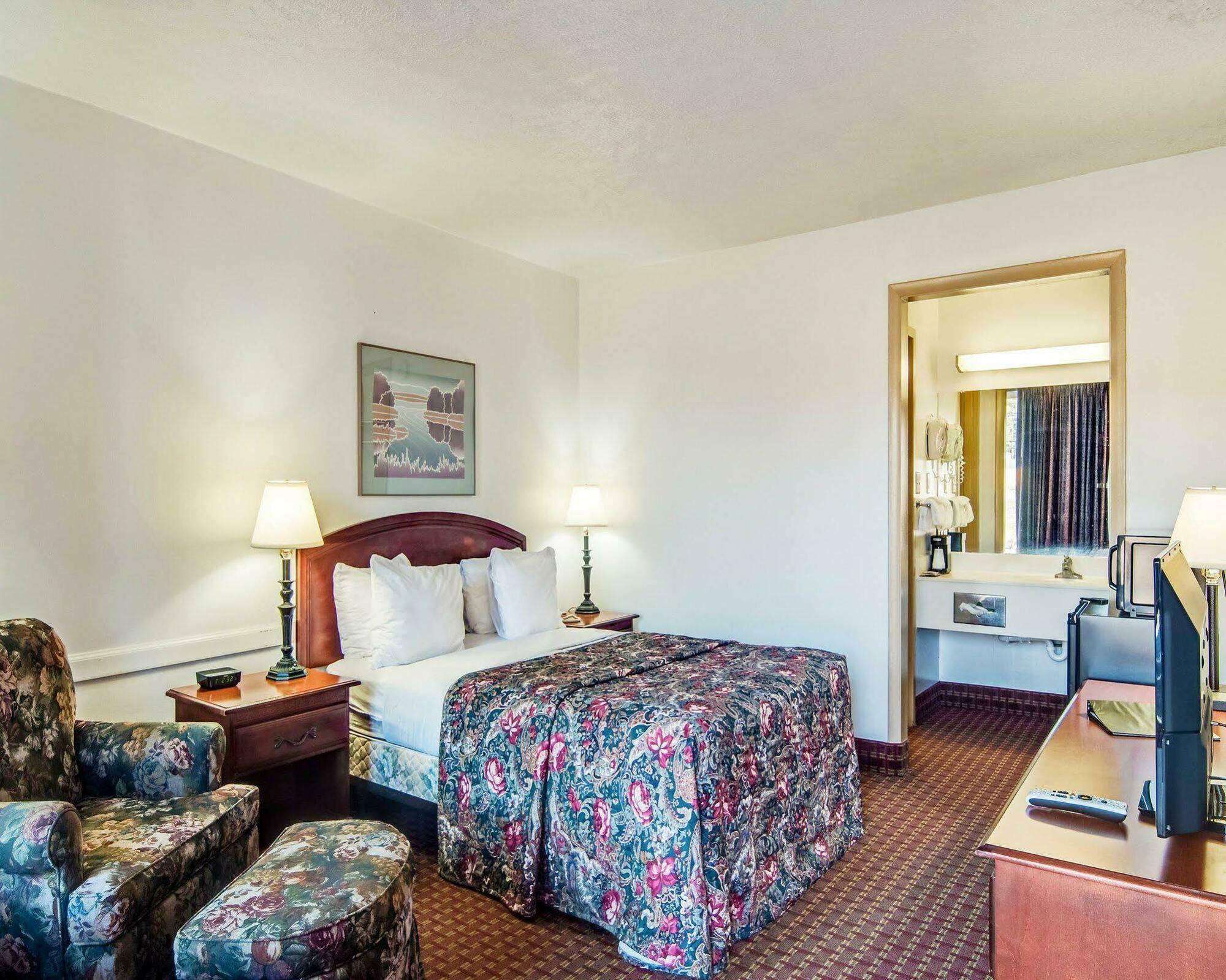 Econo Lodge Marion I-81 Buitenkant foto