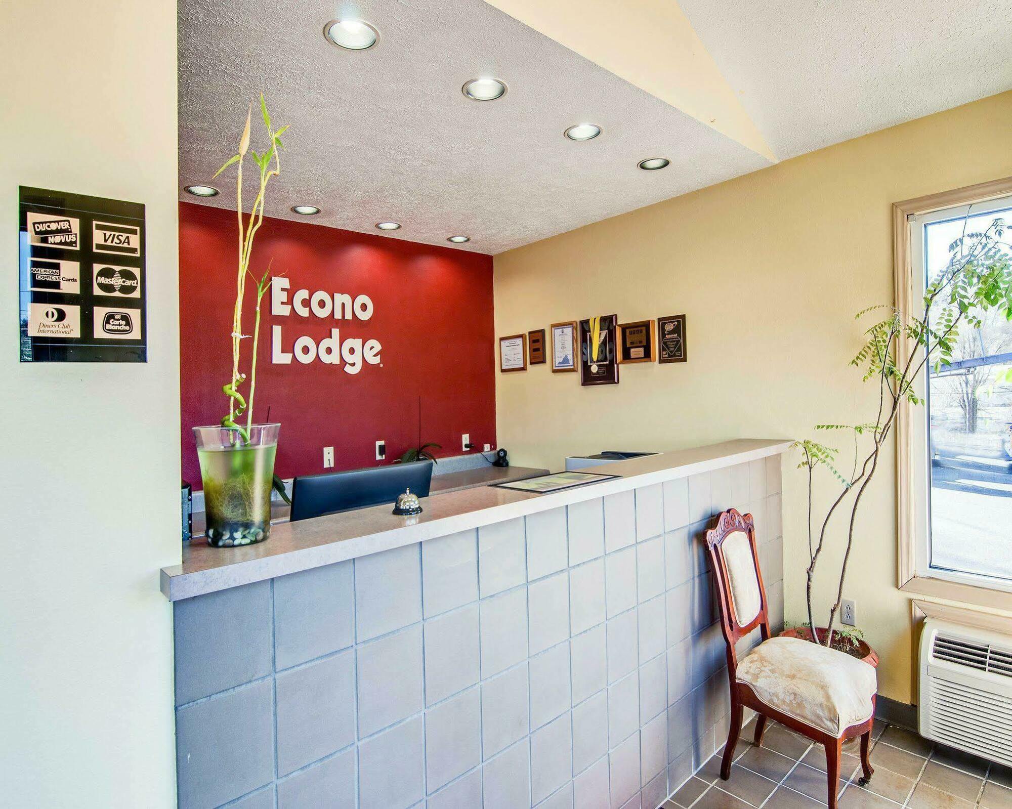 Econo Lodge Marion I-81 Buitenkant foto